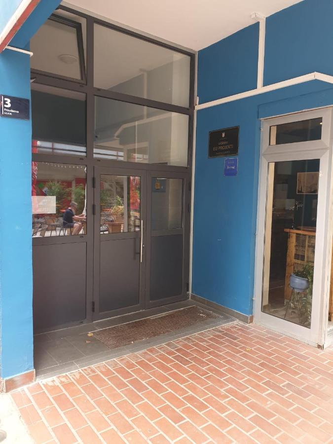 Apartman Lana ,Froudeova Ulica 3 Nasuprot Zg Velesajma Apartment Zagreb Exterior photo